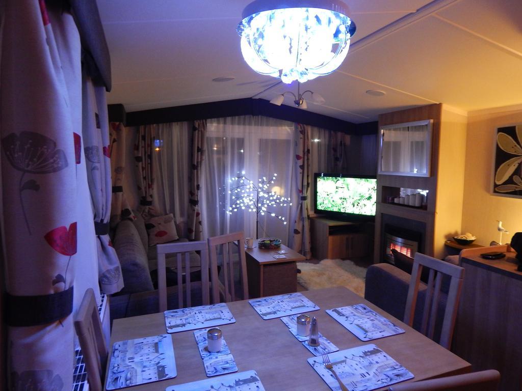 Presthaven Sands Holiday Park 3 And 2 Bed Caravans 프레스타틴 객실 사진